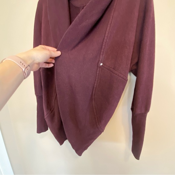Aritzia Wilfred Diderot Cocoon Cardigan In Burgundy Open Front Top Sweater XS - Picture 6 of 9